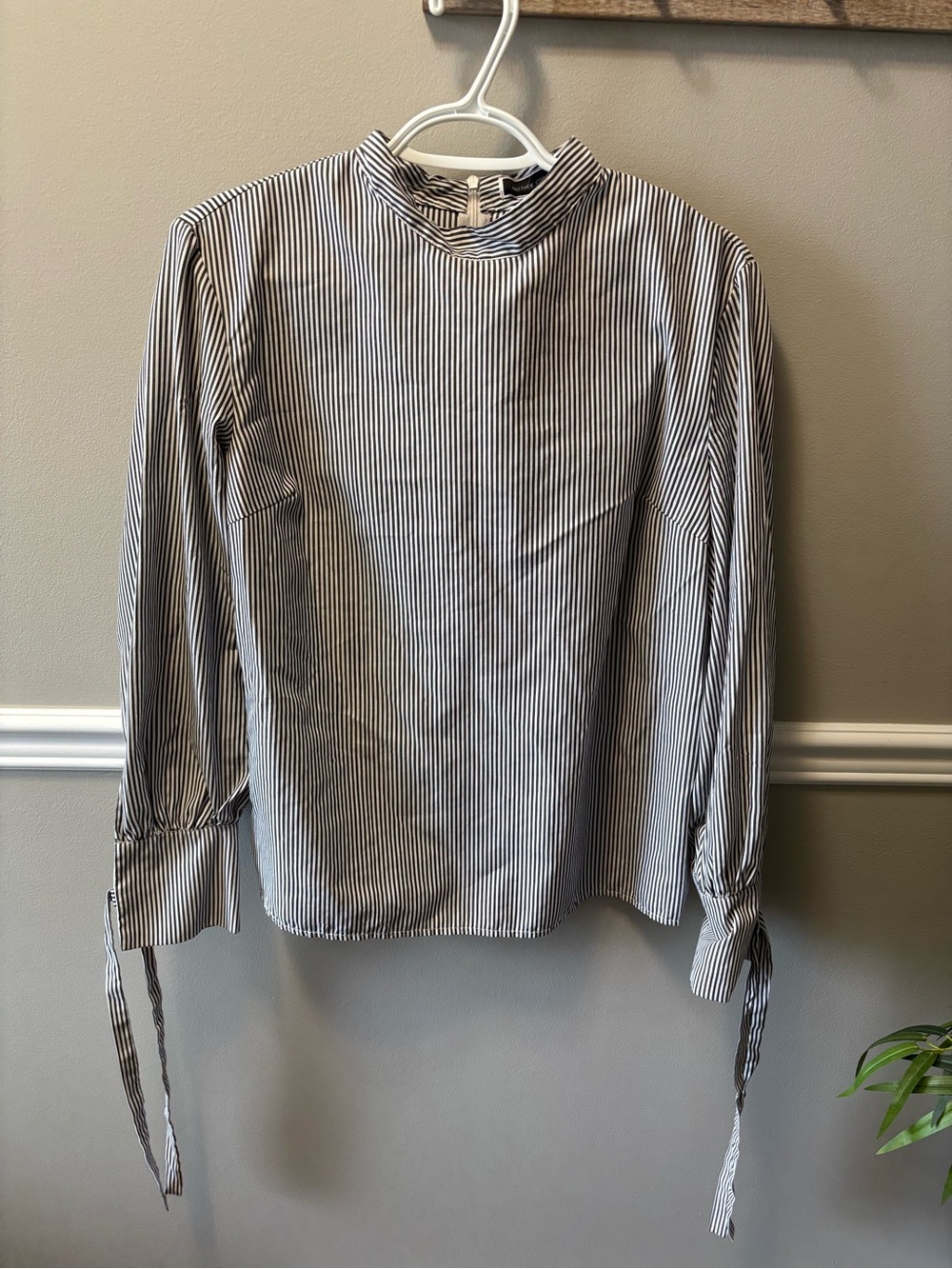 Striped Mock-Neck Long-Sleeve Top - Black & White